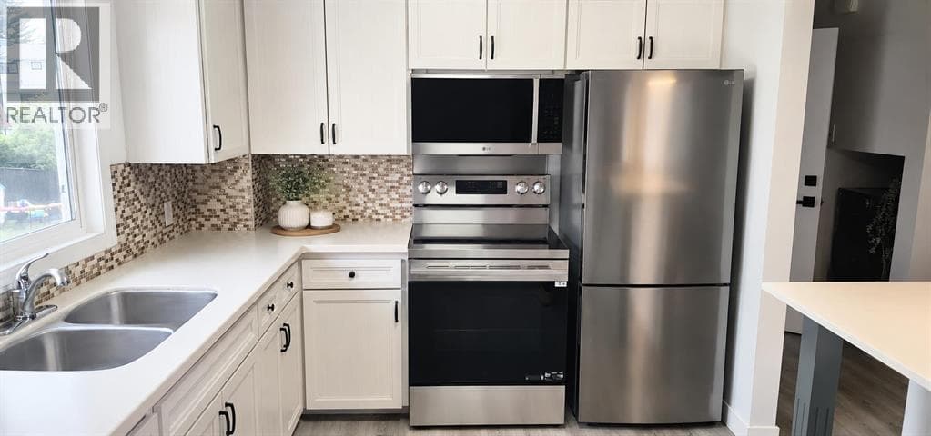 5407 Dalrymple Crescent NW — photo 3