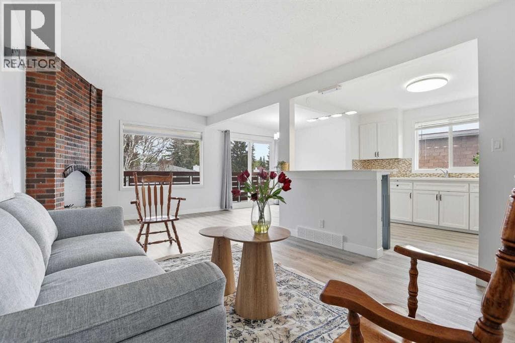5407 Dalrymple Crescent NW — photo 5