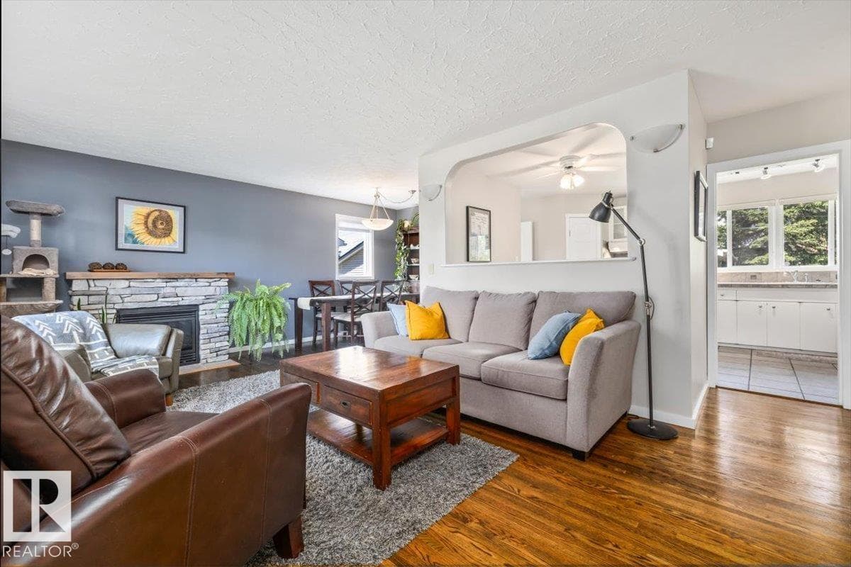 15022 85 AV NW — photo 2