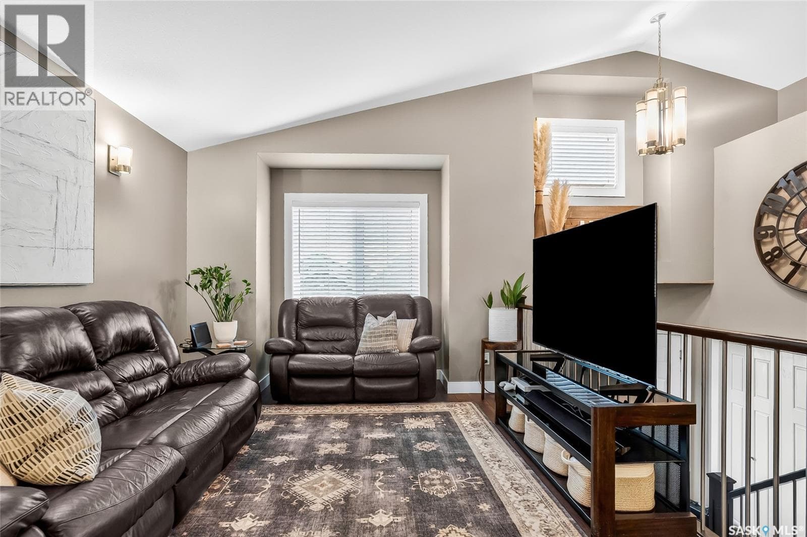 434 Langlois WAY — photo 4