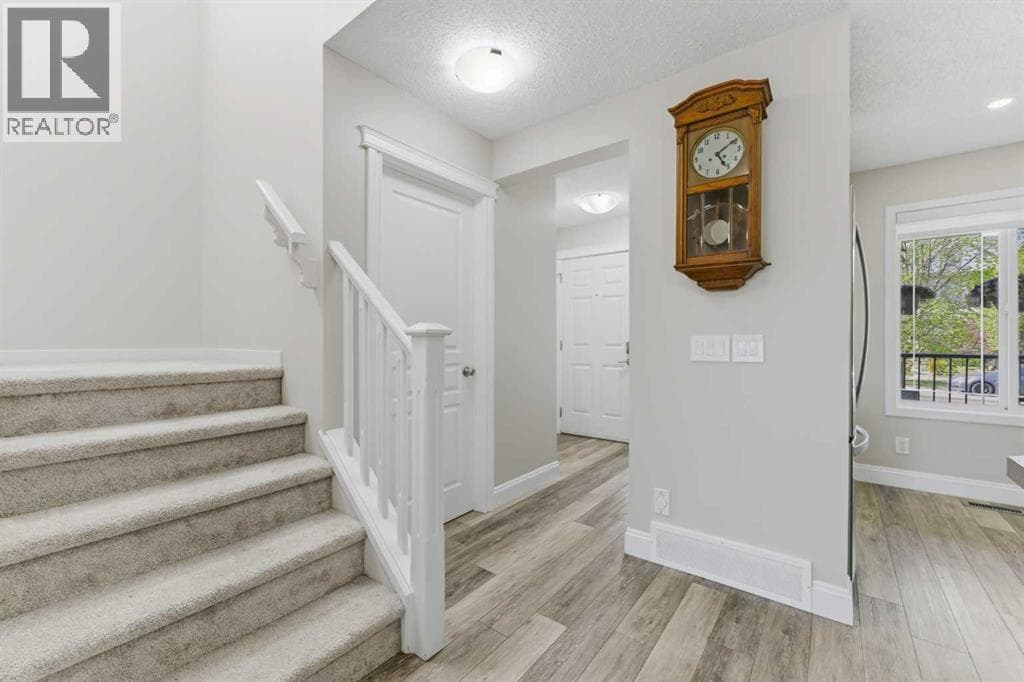 394 Copperpond Boulevard SE — photo 3