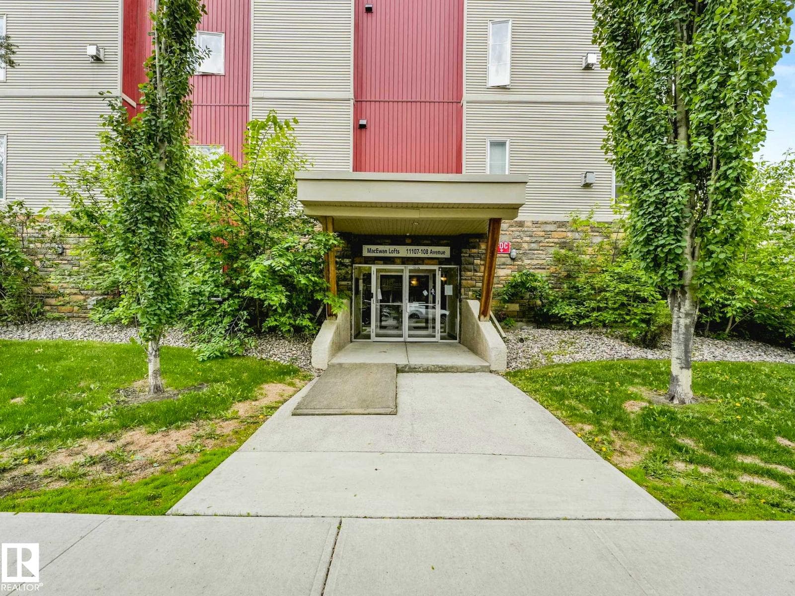 #401 11107 108 AV NW — photo 4