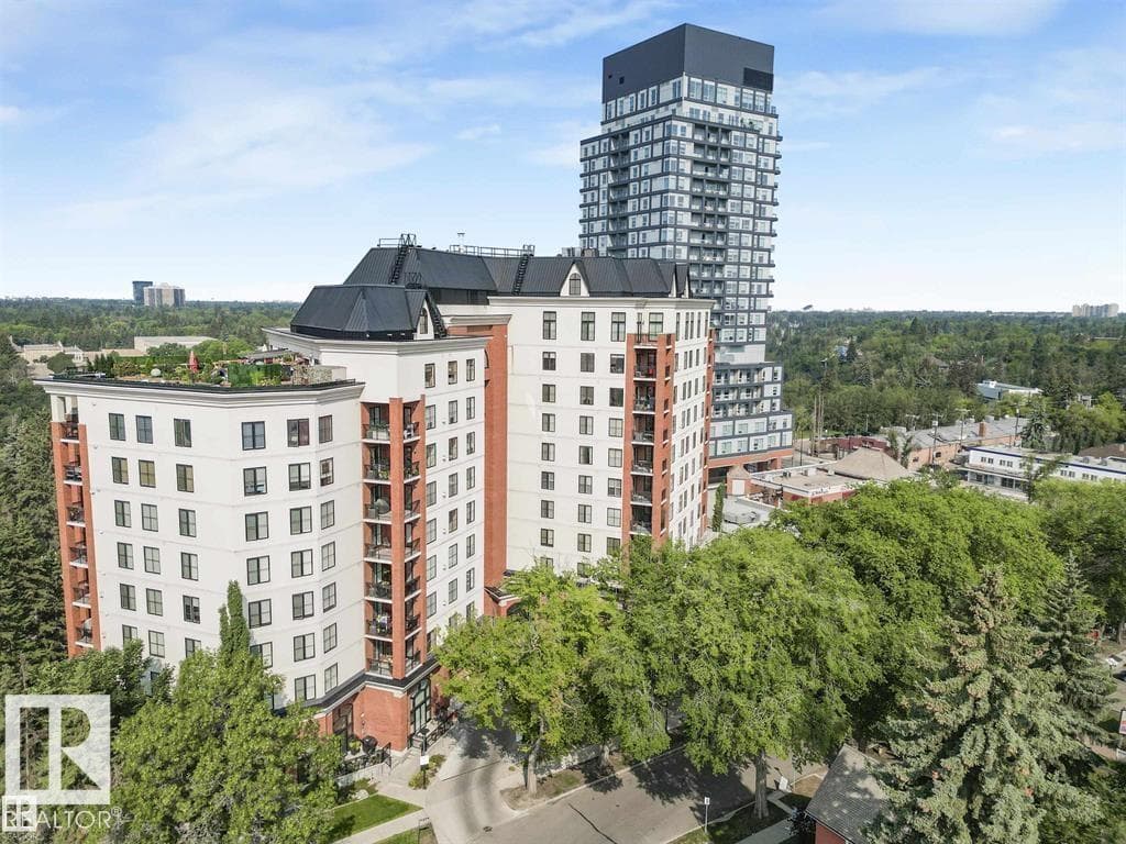 #902 10108 125 ST NW