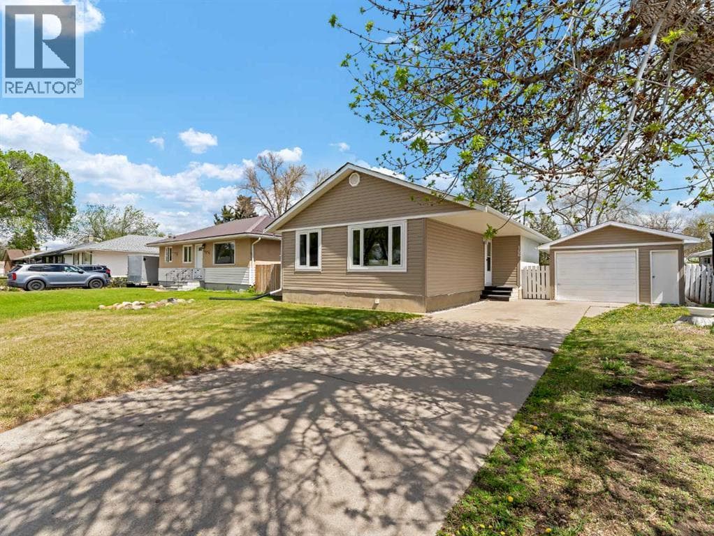 166 Mitchell Crescent NW — photo 3