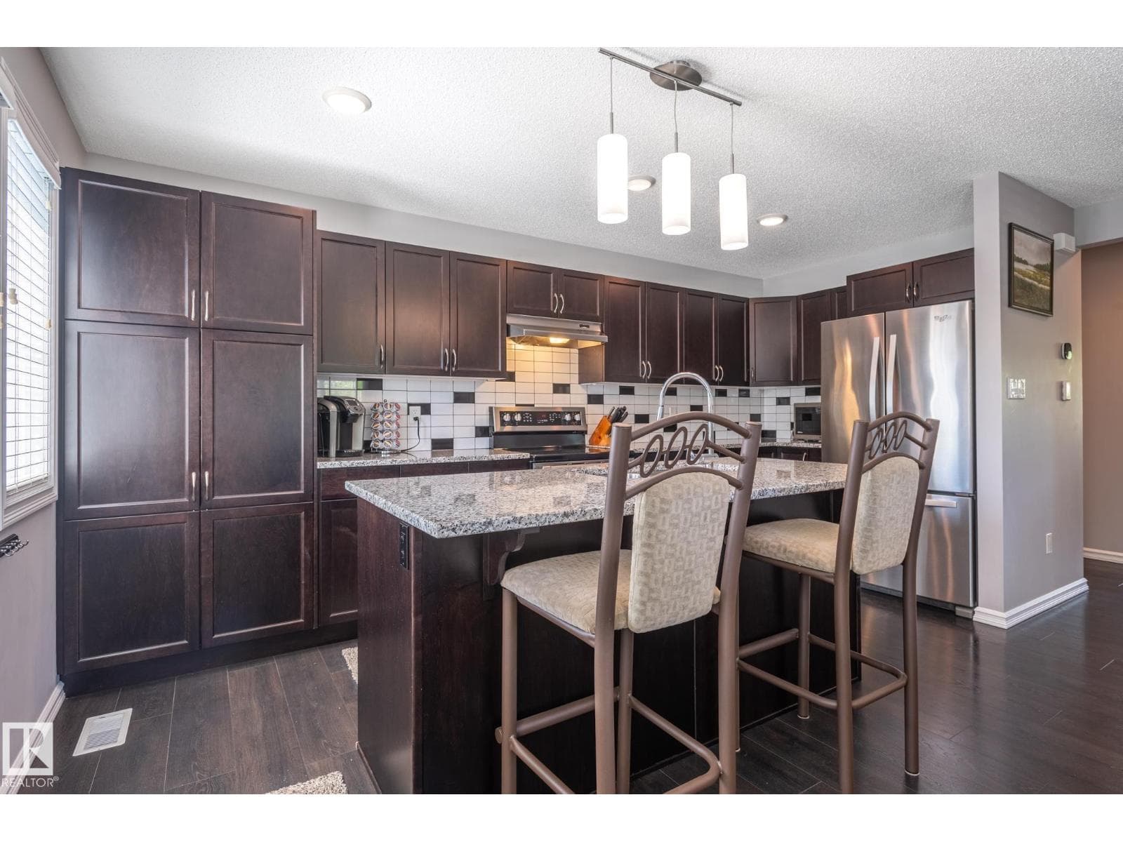 21903 91 AV NW — photo 4