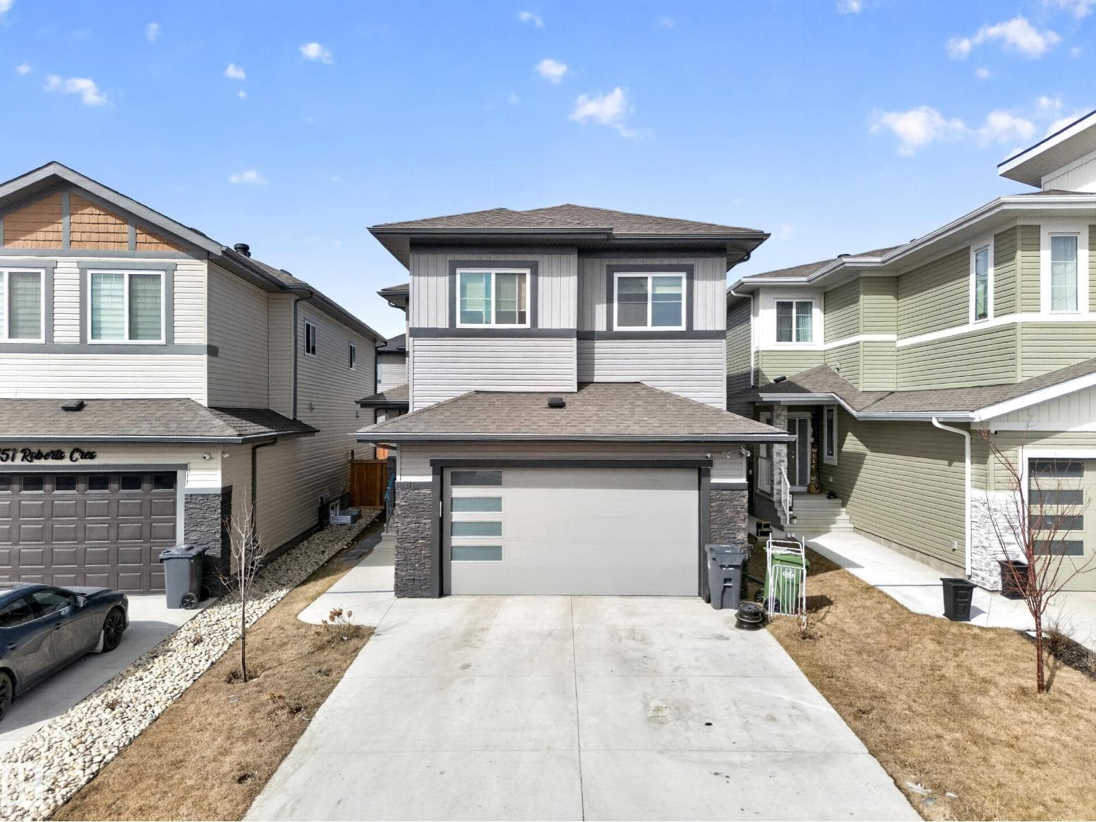 449 Roberts cres — photo 2