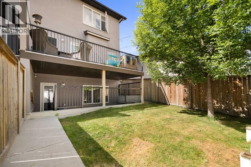 124 25 Avenue NE photo 2