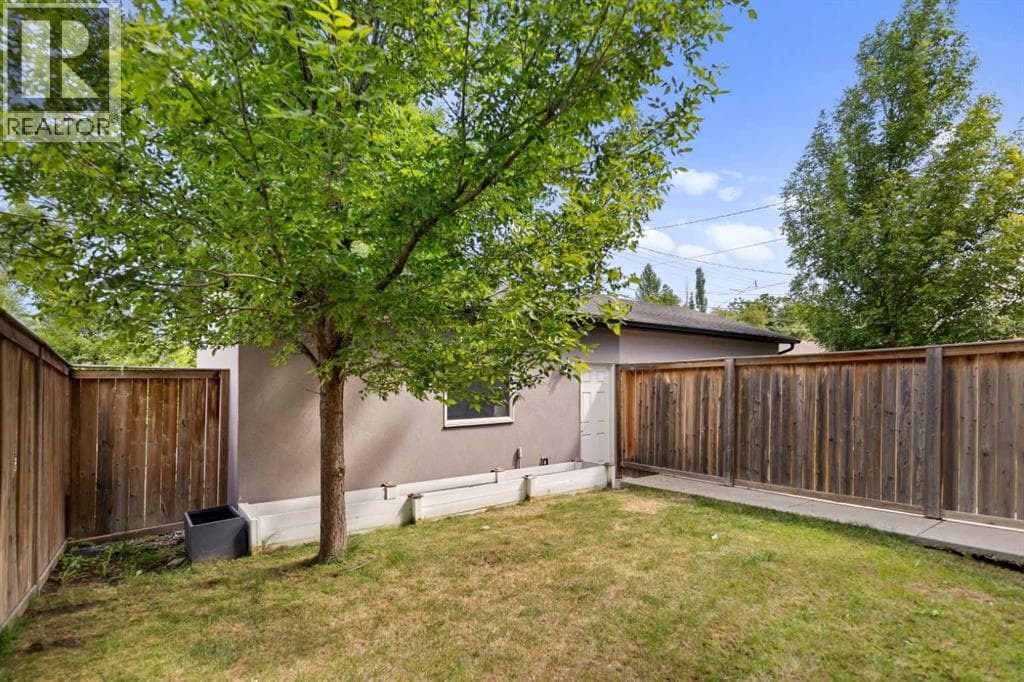 124 25 Avenue NE photo 3