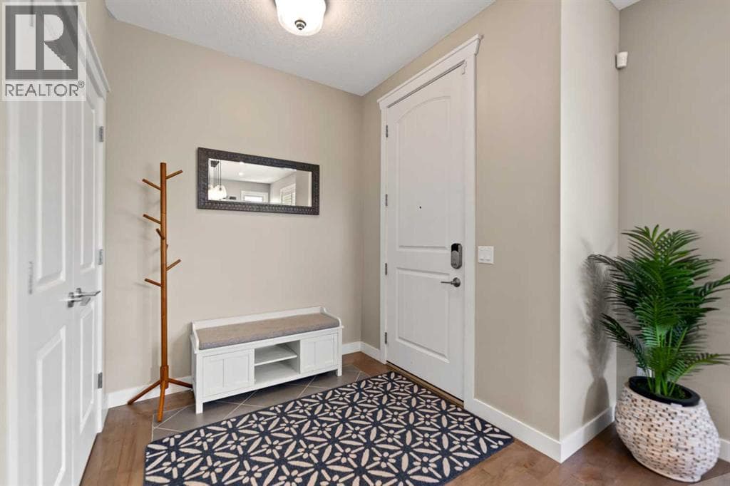 124 25 Avenue NE photo 5