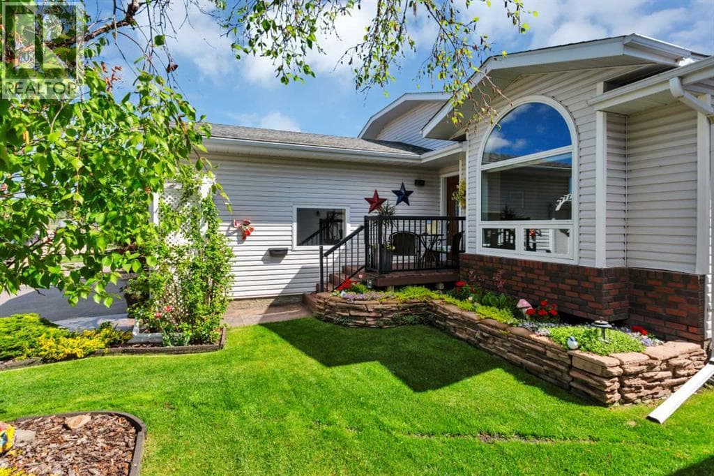 19 Donnelly Crescent — photo 3