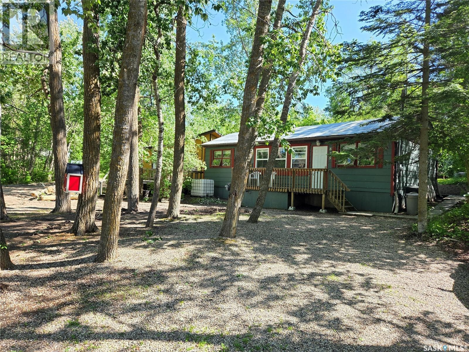 825 Lakeside AVENUE — photo 2