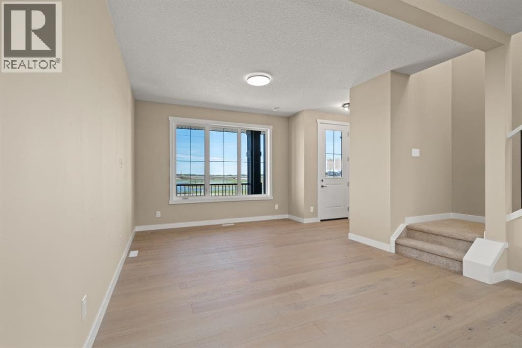 676 Sora Boulevard SE — photo 2