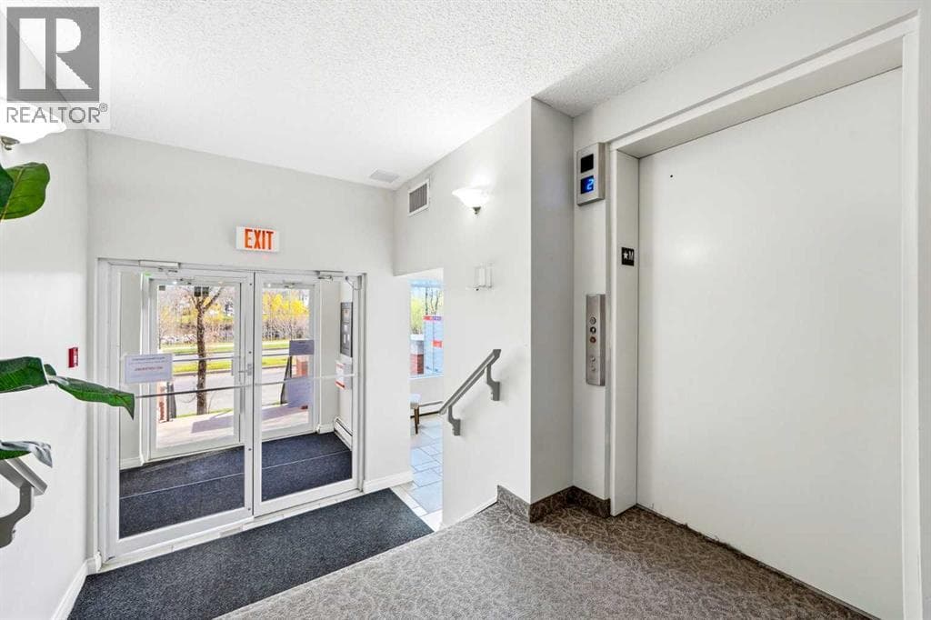 207, 60 Promenade Way SE — photo 4