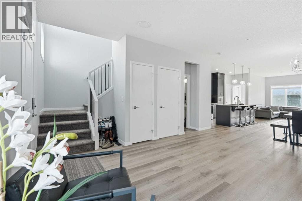 49 Lucas Grove NW — photo 4