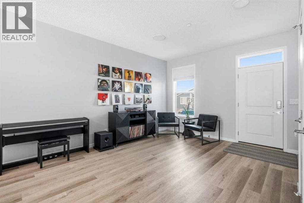49 Lucas Grove NW — photo 3