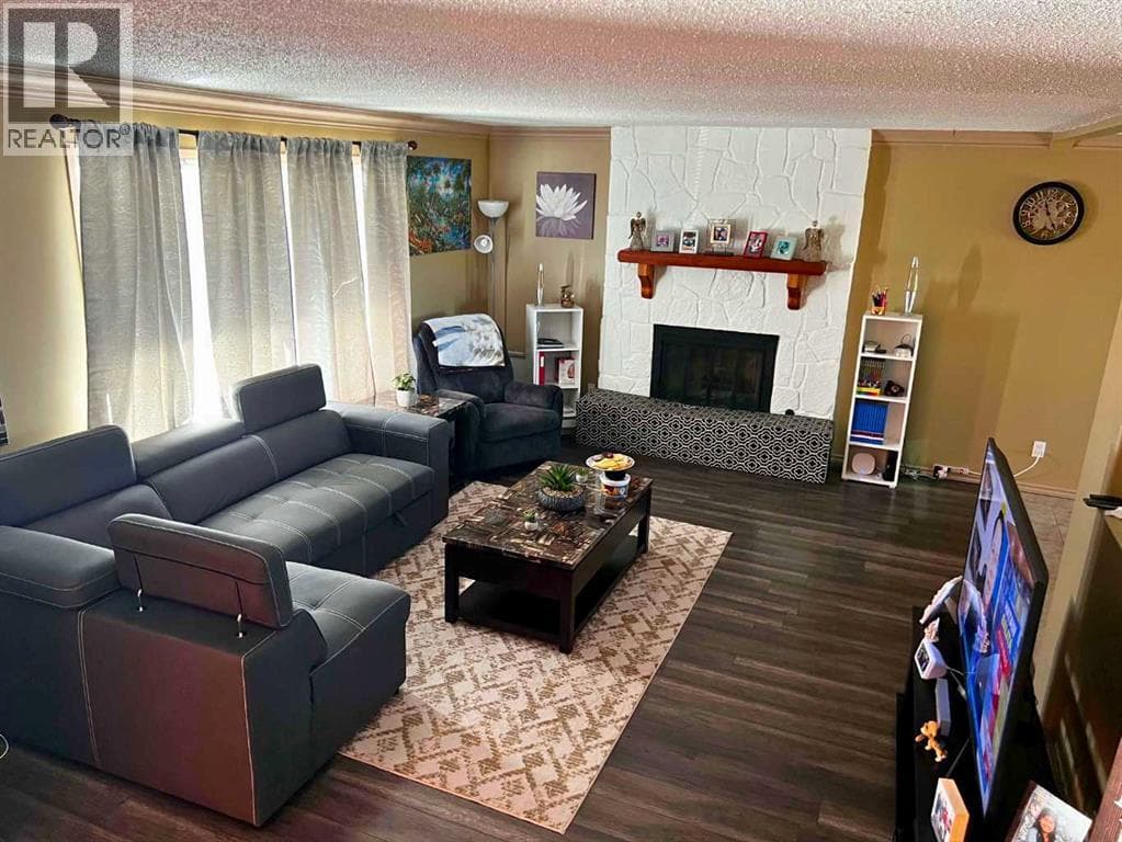 5404 46 Street — photo 5