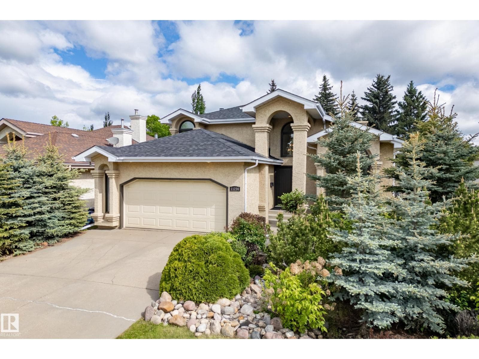 11256 10 AV NW