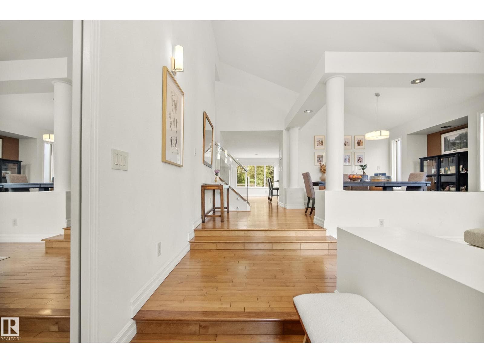 11256 10 AV NW — photo 3