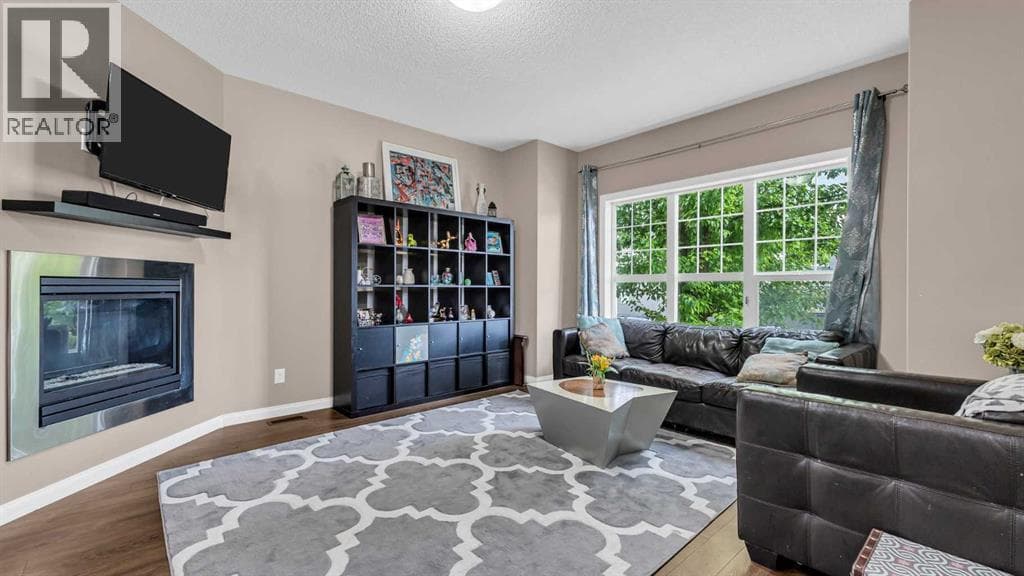 187 Cranford Close SE — photo 4