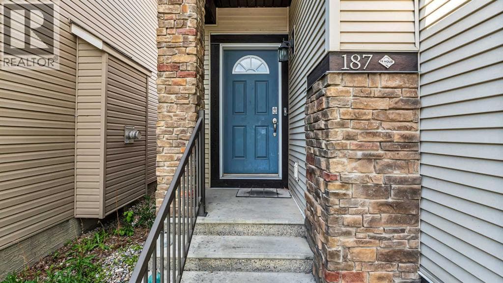 187 Cranford Close SE — photo 3