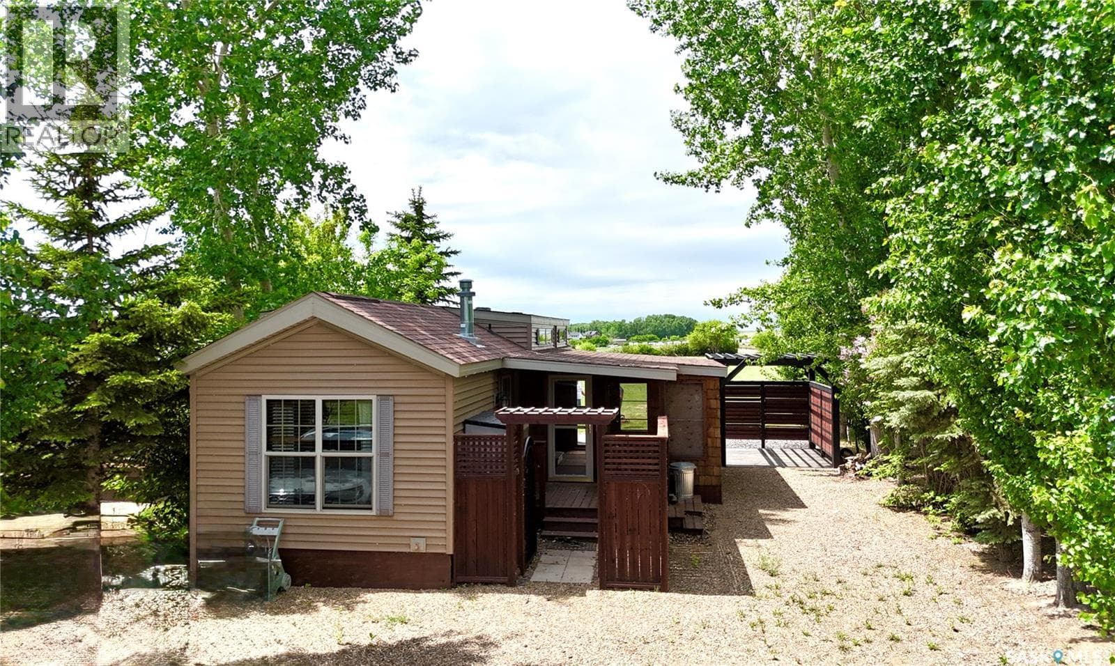 Lot 13  Hitchcock Hideaway