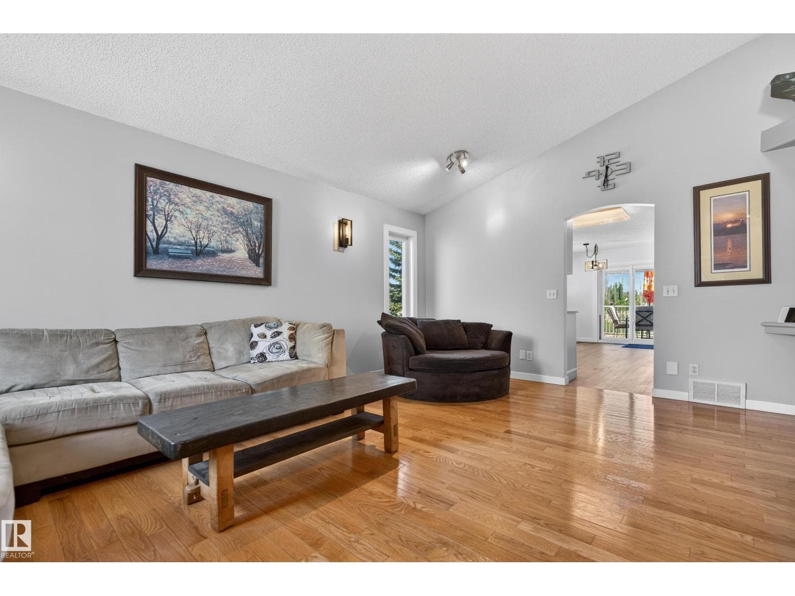 592 RAINBOW CR — photo 4