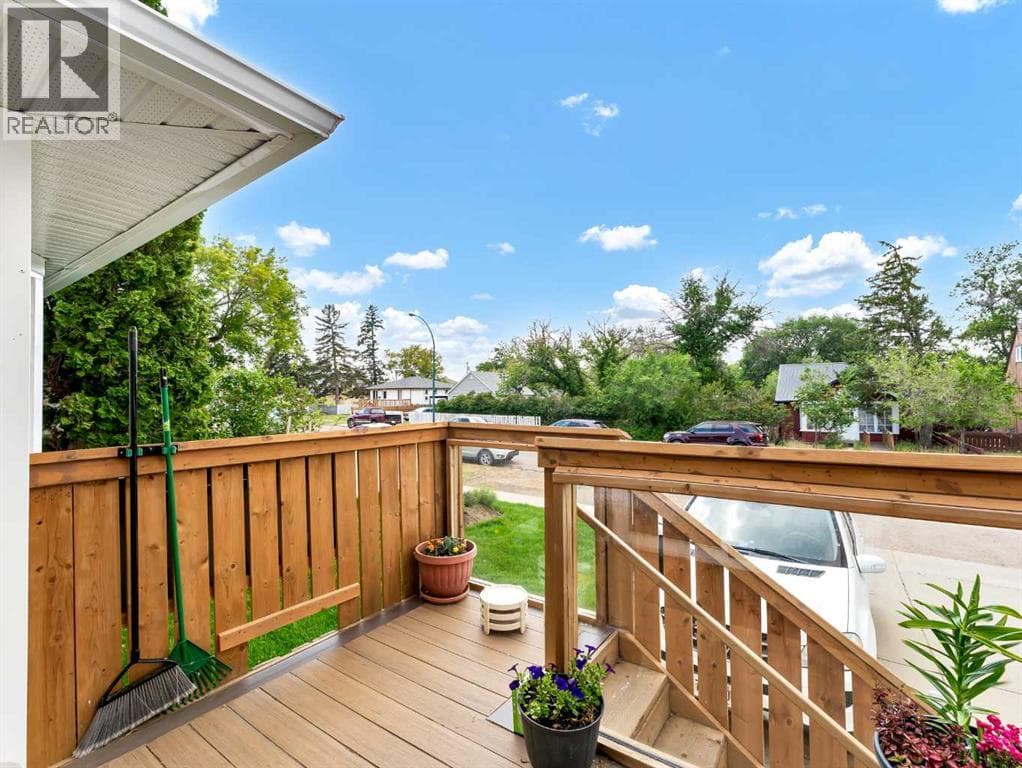 215 4 Street SE — photo 2