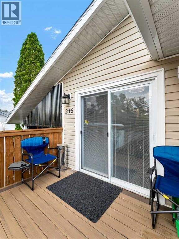 215 4 Street SE — photo 3