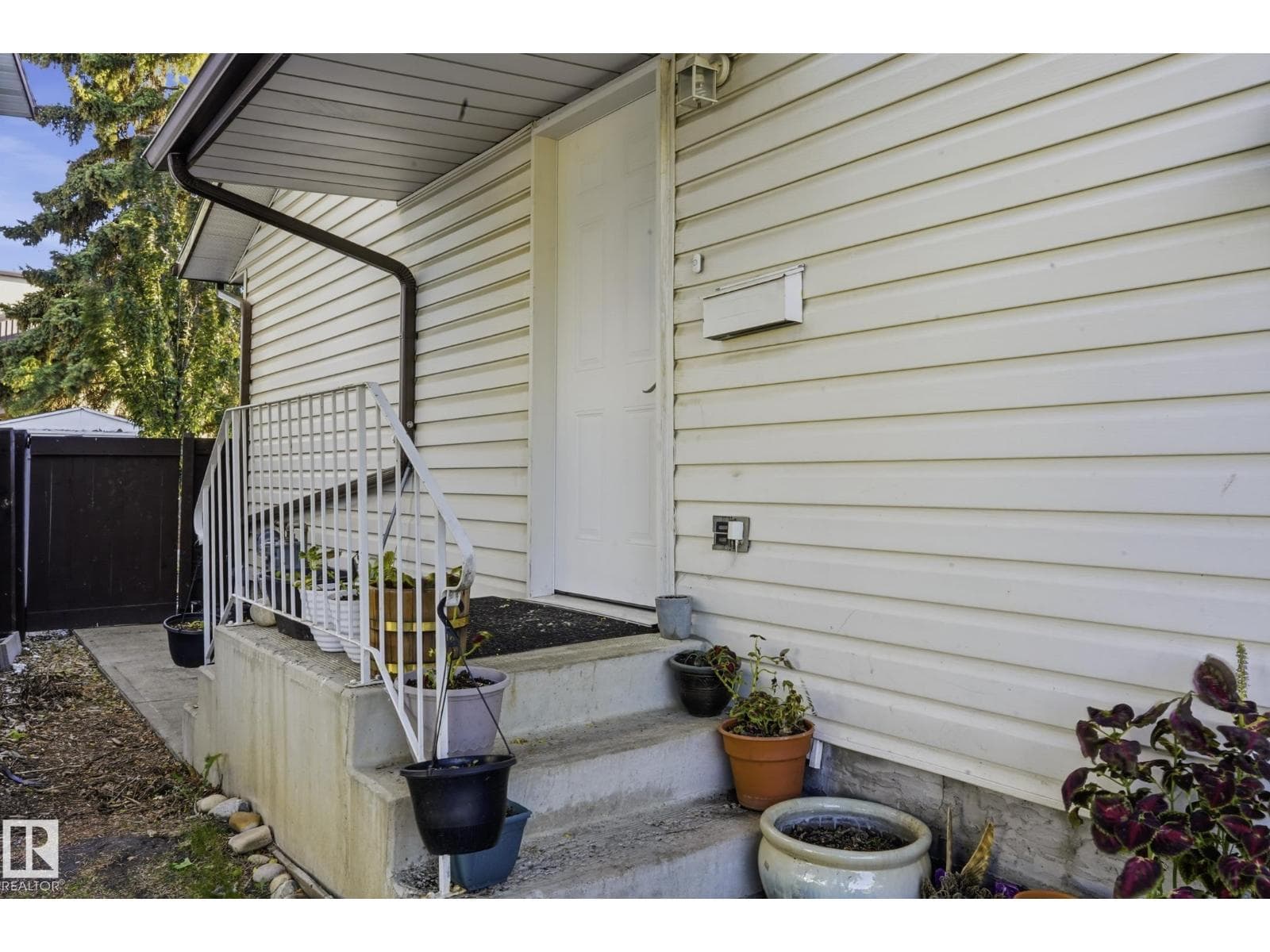 7303 180 ST NW — photo 4