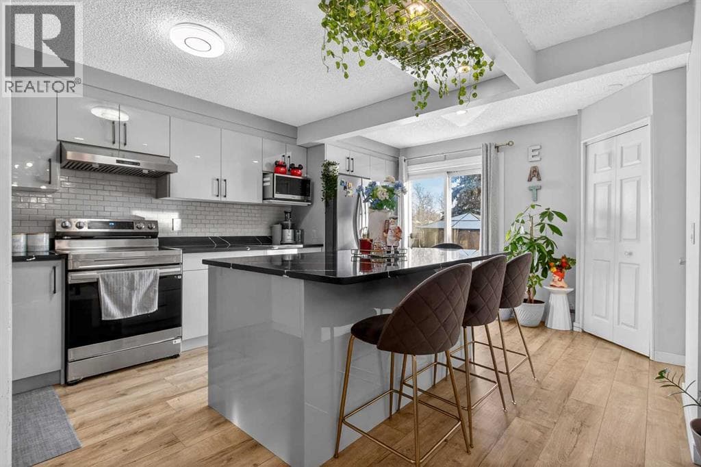 77 Summerfield Road SE
