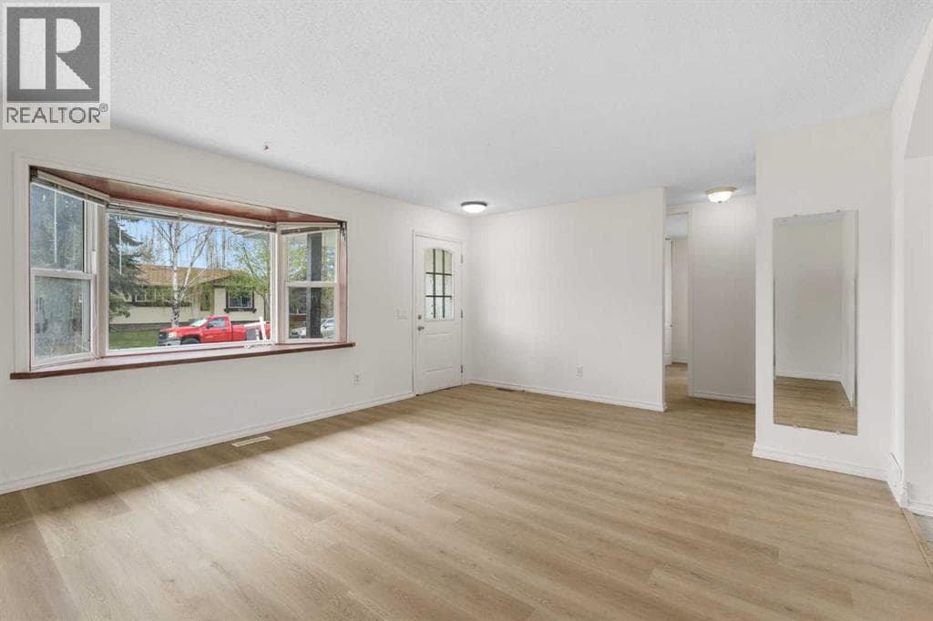 268 Madeira Place NE — photo 5
