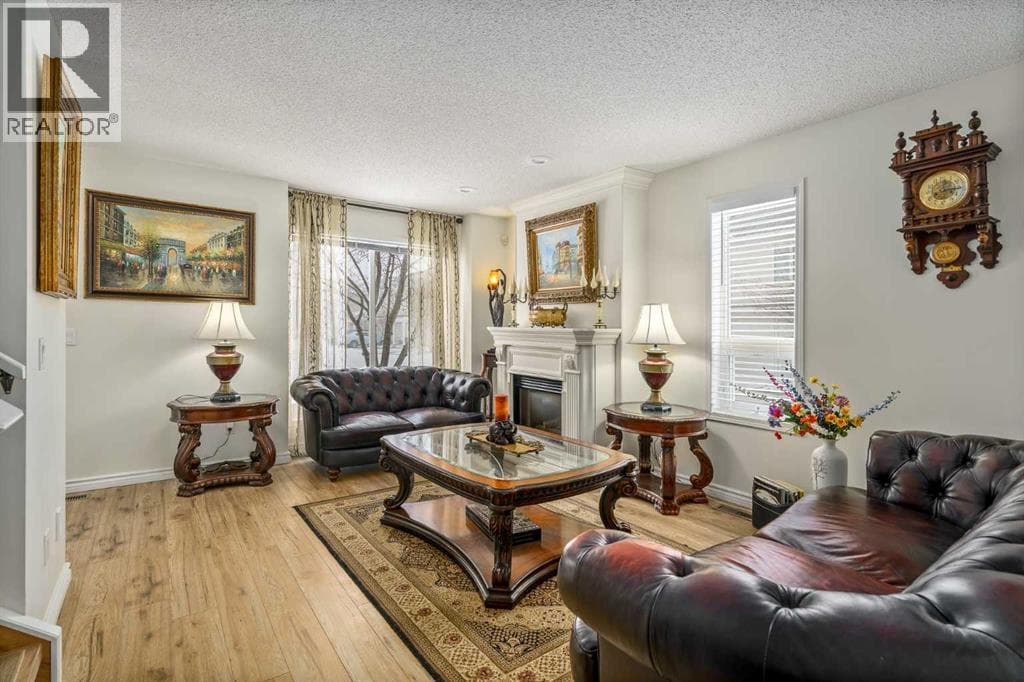 76 Sunlake Gardens SE — photo 4