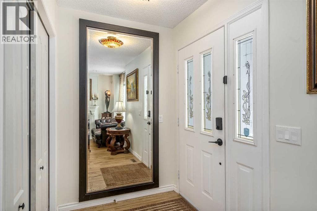 76 Sunlake Gardens SE — photo 2