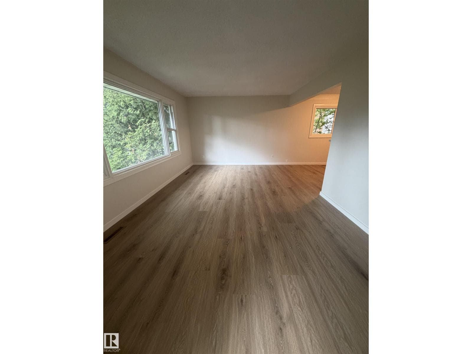 9640 74 AV NW — photo 2