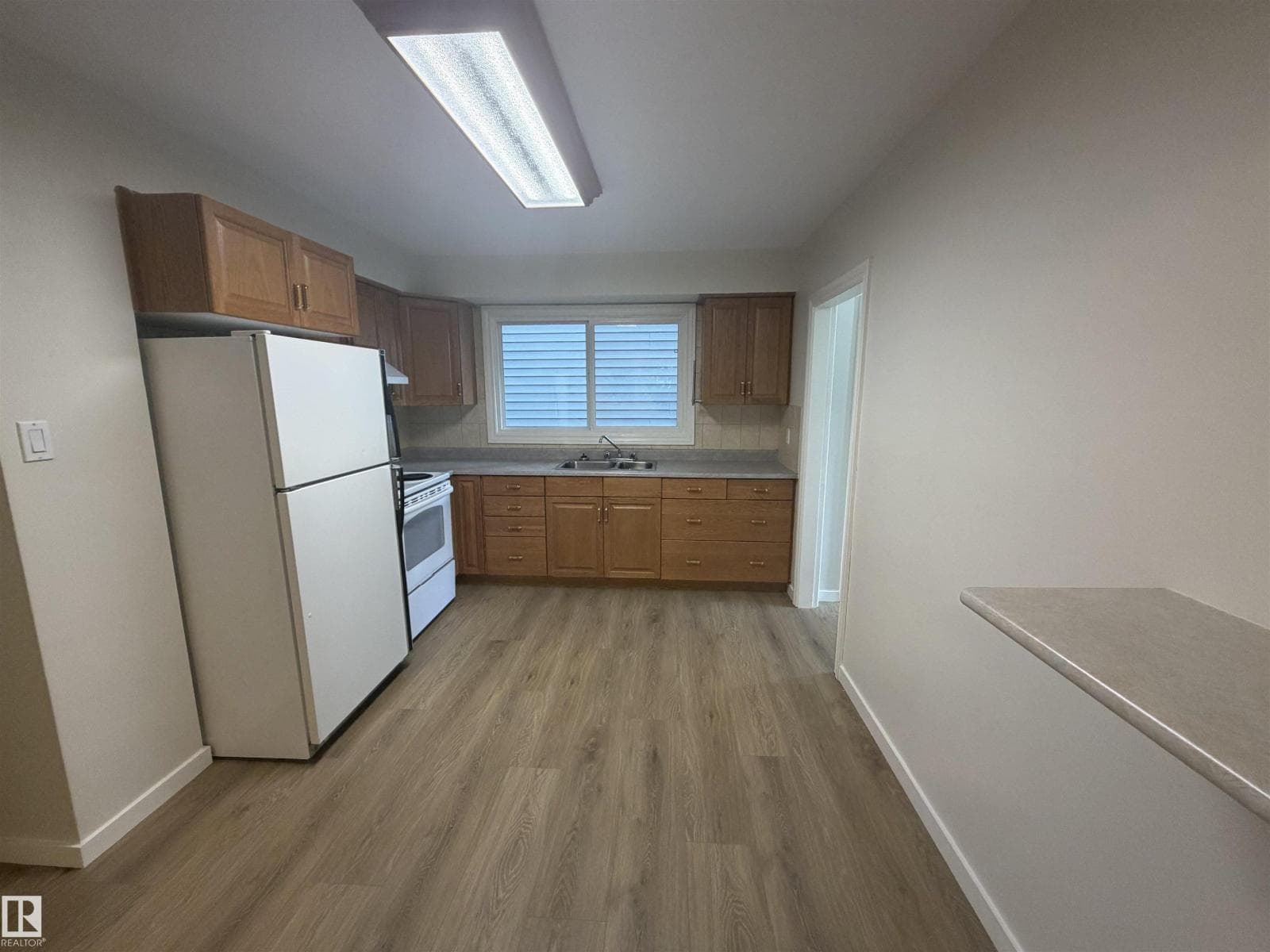 9640 74 AV NW — photo 4