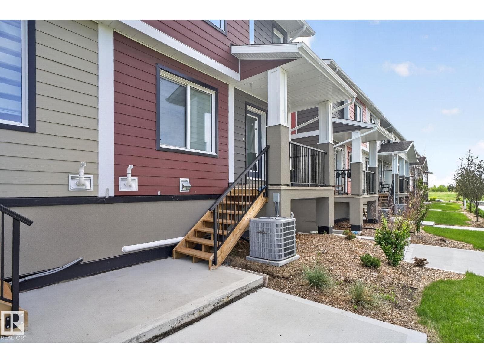 #16 9250 156 AV NW — photo 3