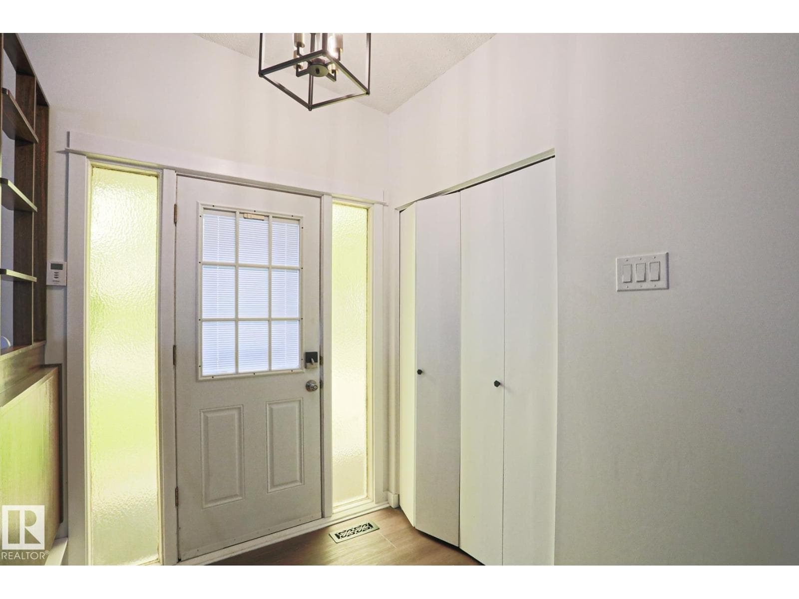 10 MURRAY CR — photo 2