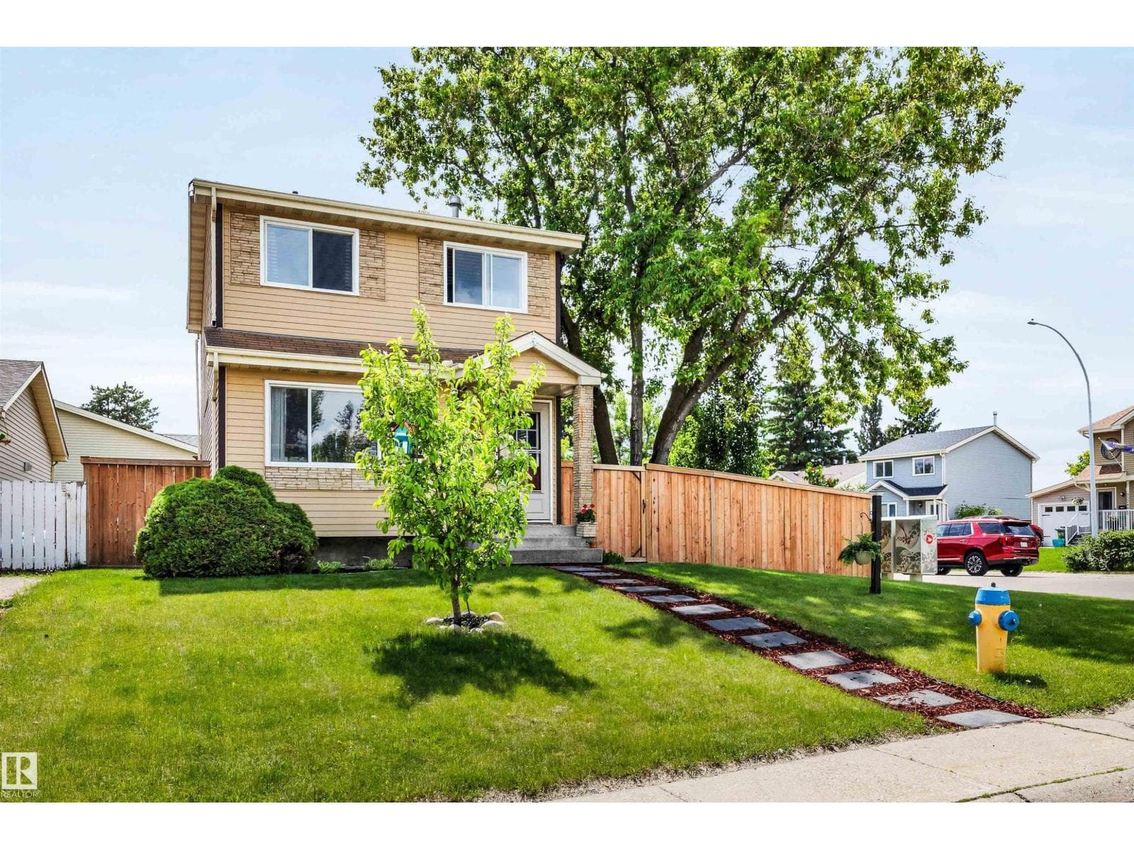 4551 33A AV NW — photo 2