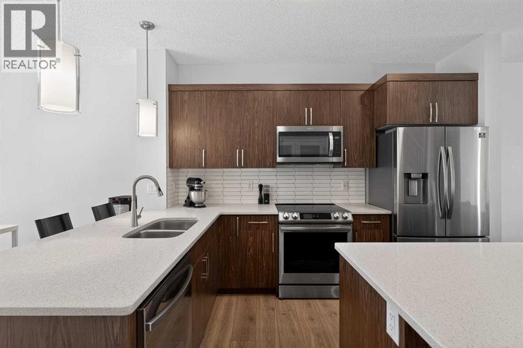 226 148 Avenue NW — photo 5