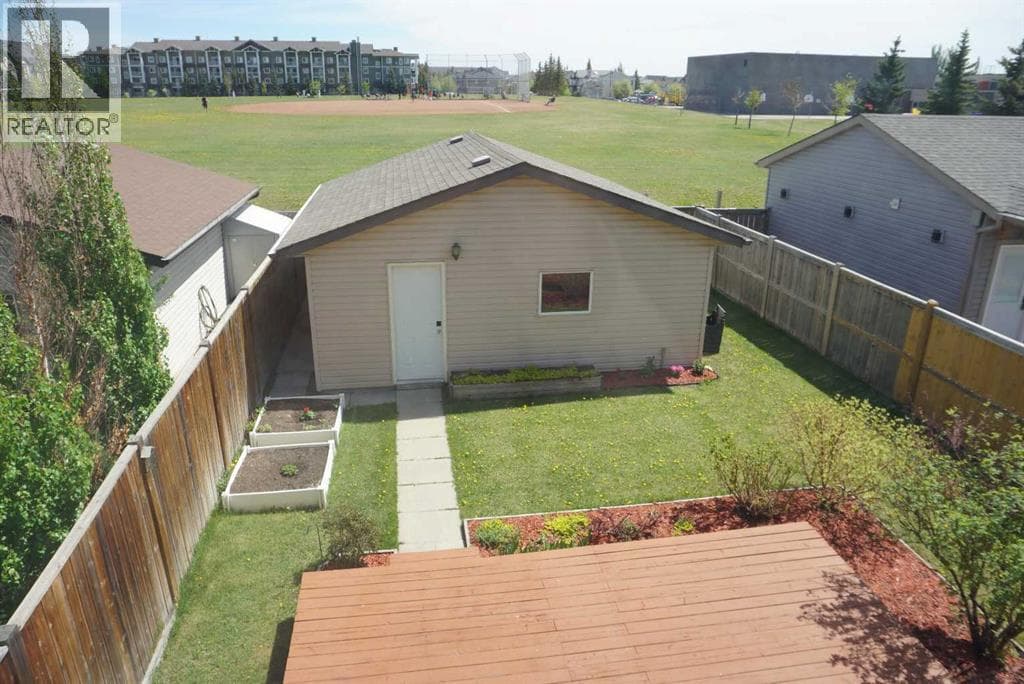 383 Prestwick Close SE — photo 3