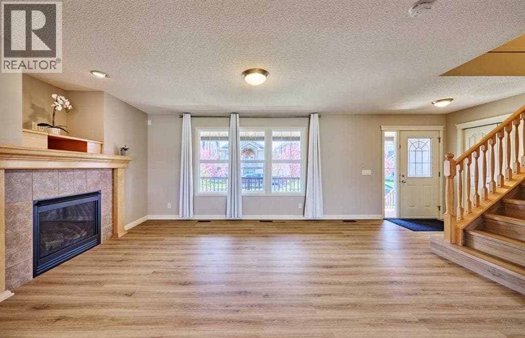 383 Prestwick Close SE — photo 5
