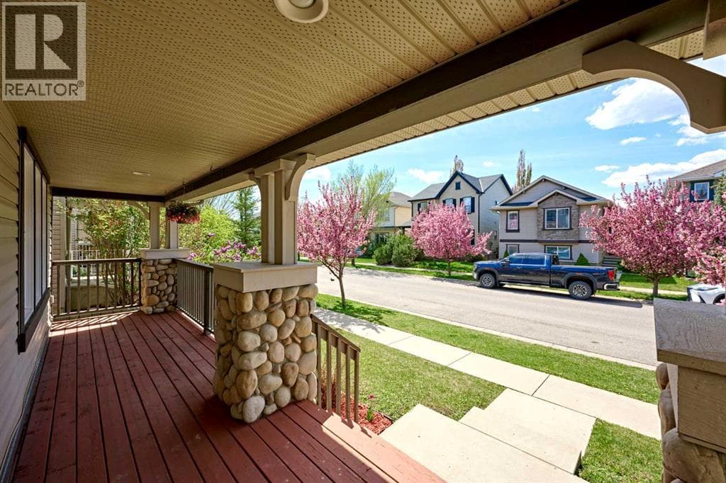 383 Prestwick Close SE — photo 4