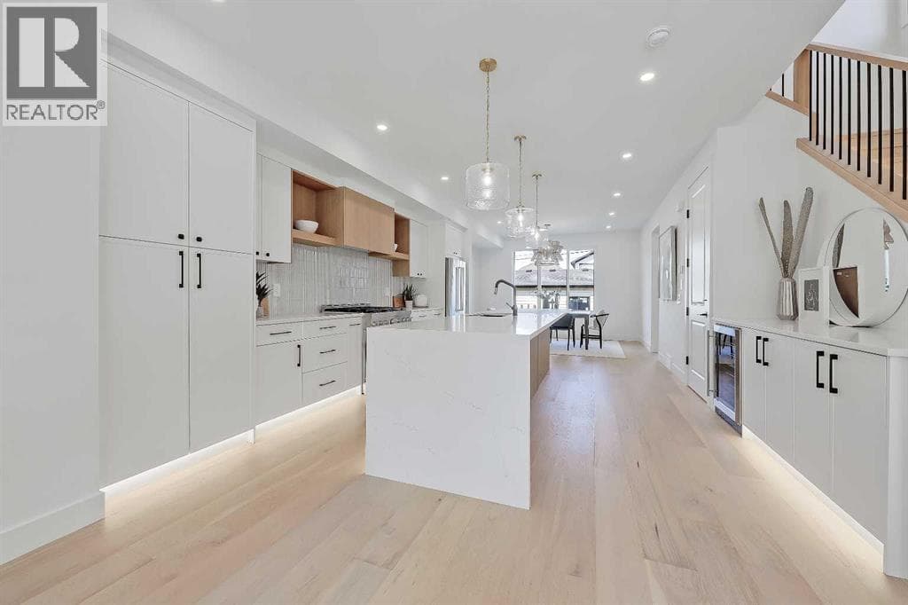 520 22 Avenue NW — photo 5