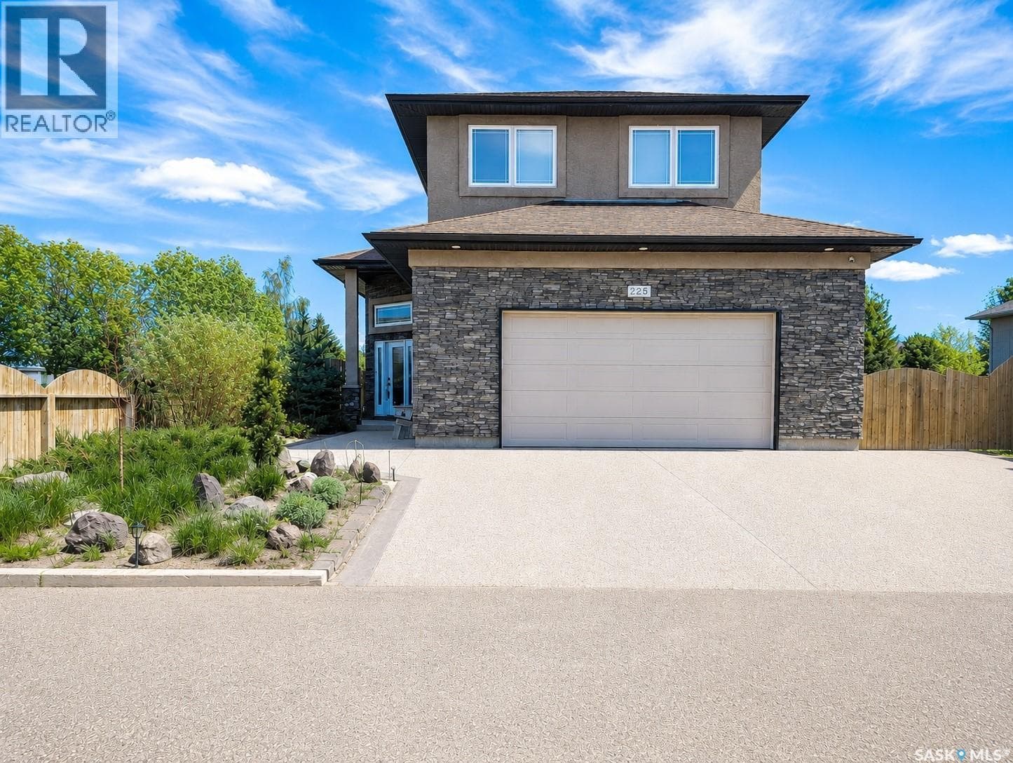 225 Willow Ridge DRIVE