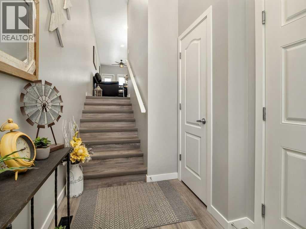 4, 322 Northlander Bend W — photo 5