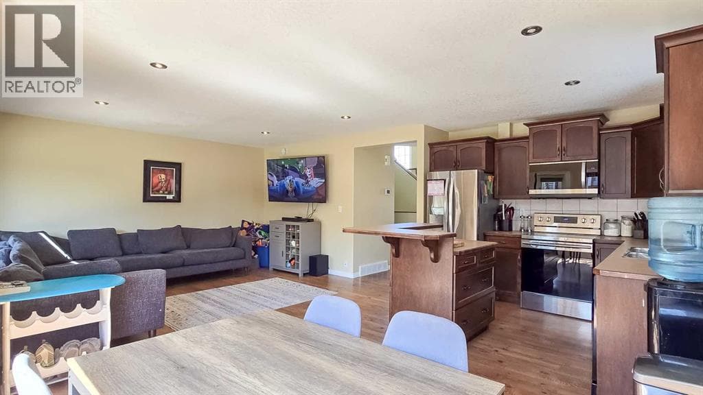 5837 Park Street — photo 2