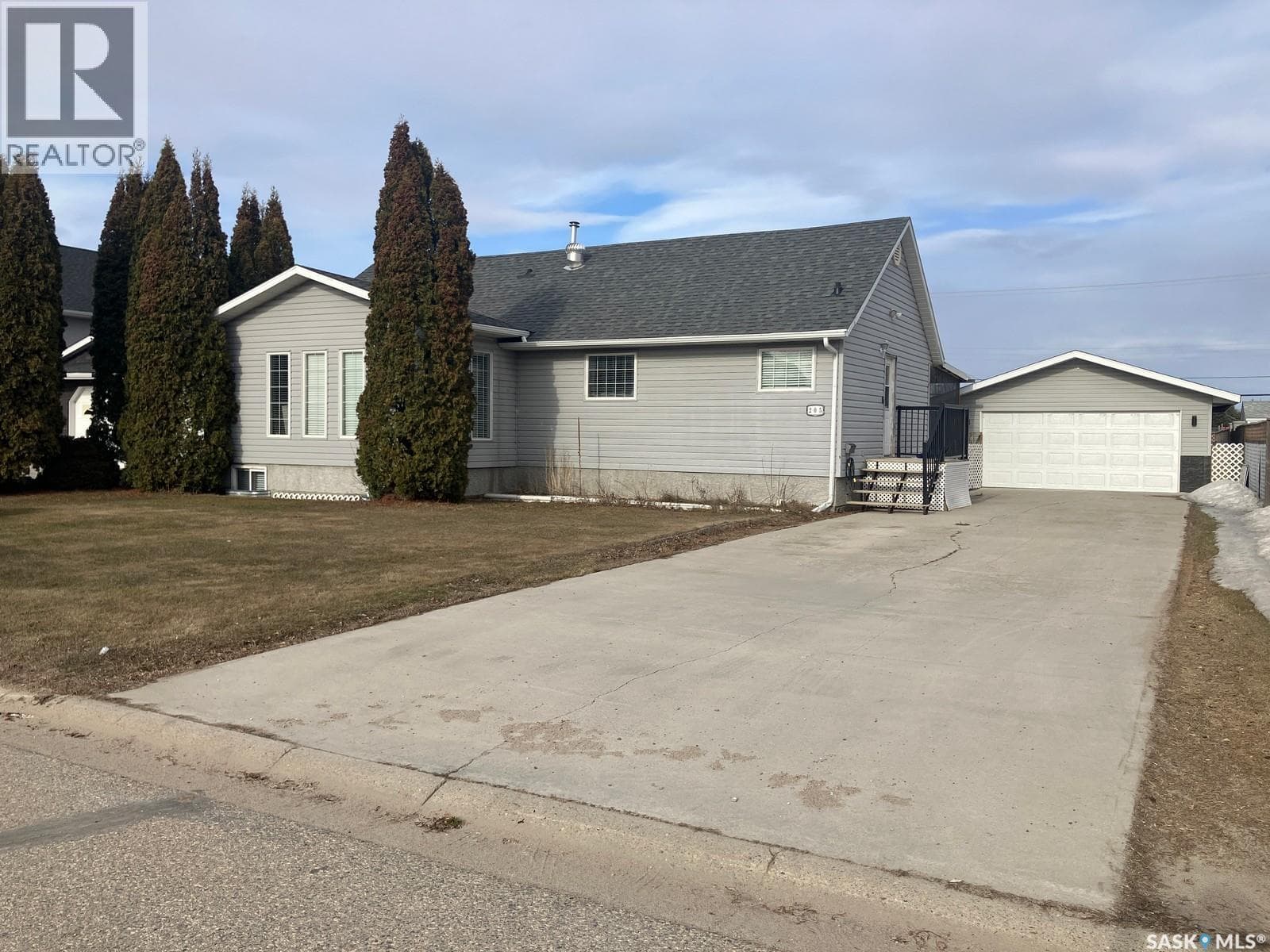 205 6th STREET N