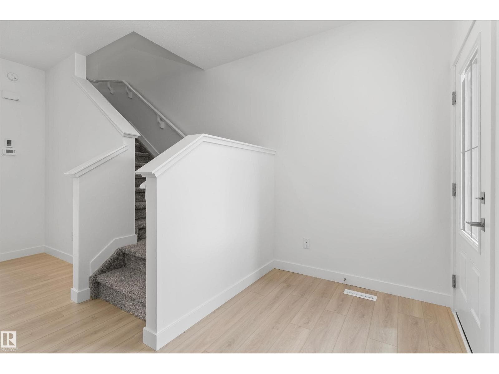 1052 CRISTALL CR SW — photo 4