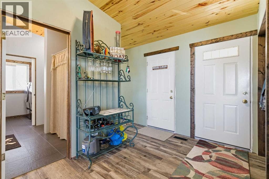 619 Lakeside Drive — photo 4