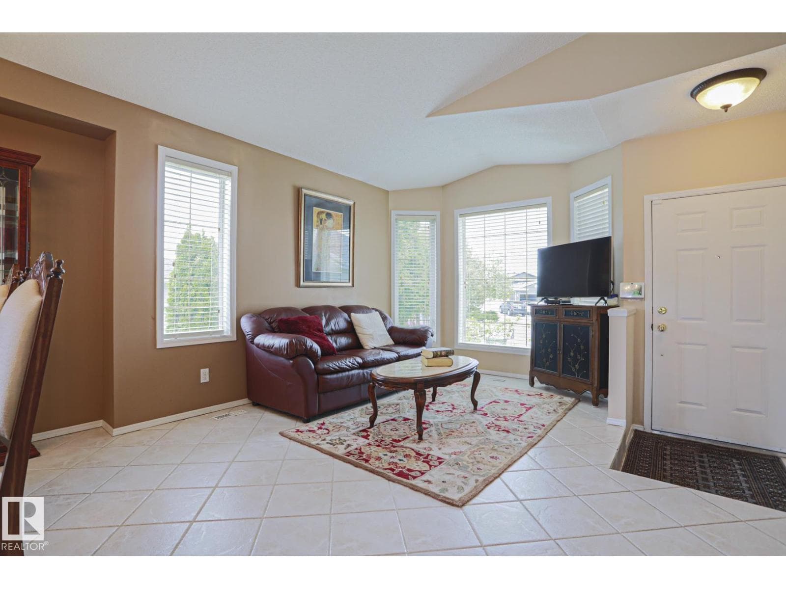 7716 154 AV NW — photo 4